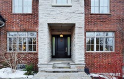 15 Davina Circle, Aurora, Ontario L4G0M2