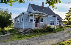 860 Highway 3, Middle East Pubnico, Nova Scotia B0W 2A0