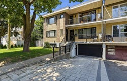 5771 5773 Av. Melling, Côte-Saint-Luc, Quebec H4W 2C6