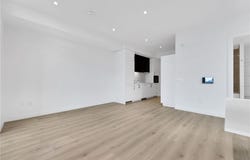 741 King Street W 813, Waterloo, ON, Kitchener, Ontario N2G-1E5