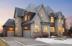 15 Davina Circle, Aurora, Ontario L4G0M2