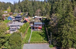 1304 Midden Rd, Comox, British Columbia V9M 2R6