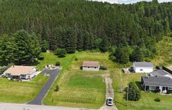 225 Rue Beaulieu, Causapscal, Quebec G0J1J0
