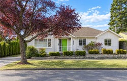 2508 Shakespeare St, Victoria, British Columbia V8R4G5