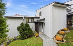 142 Rue de Rouville, Bromont, Quebec J2L 2B9