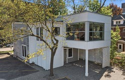 34 Av. Argyle, Saint-Lambert, Quebec J4P 2H4
