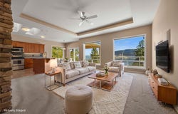 6455 Vernon Avenue, Peachland, British Columbia V0H 1X8