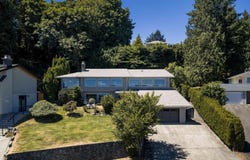 5254 Westover Pl, Saanich, British Columbia V8Y1P6