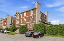 9005 Rue Le Corbusier 2, Brossard, Quebec J4Y 3K3