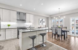 5 Zenyatta Lane, East Gwillimbury, Ontario L9N0N7