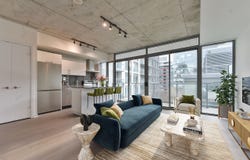 95 Bathurst St, Toronto, Ontario