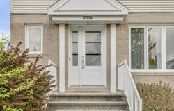 1232 Rue Onésime-Voyer, Québec, Quebec G1Y3S7