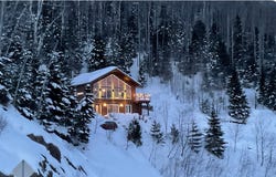 72 Ch. des Érables, Petite-Rivière-Saint-François, Quebec G0A 2L0