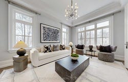 15 Davina Circle, Aurora, Ontario L4G0M2