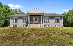 54 Rue France, Mansfield-et-Pontefract, Quebec J0X1R0
