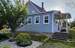 860 Highway 3, Middle East Pubnico, Nova Scotia B0W 2A0