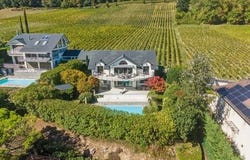 Mont-sur-Rolle, Vaud 1185