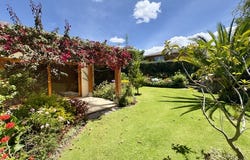 Private Estate Villa - Botanical Garden Gated Community, Checa (Chilpa), Pichincha