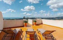 Dona Julia, Malaga