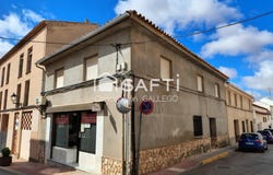 Campo De Criptana, Castile-La Mancha 13610