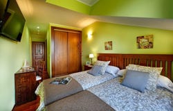 Pravia, Asturias 33120