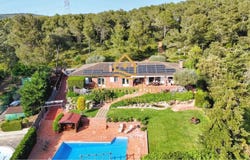 Begues, Catalonia 08859