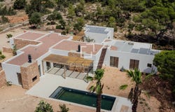 Es Calo, Balearic Islands 07872