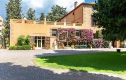 Esplugues de Llobregat, Catalonia 08950