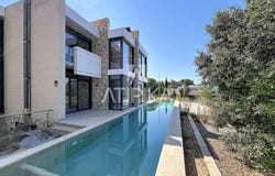Begues, Catalonia 08859