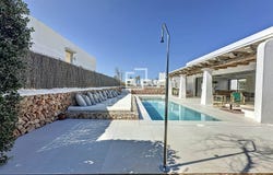 Es Mercadal, Balearic Islands 07740
