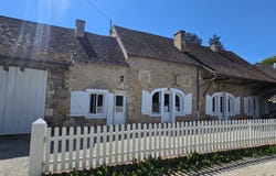 Laives, Burgundy 71240