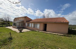 Cars, Gironde 33390