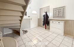 Laives, Burgundy 71240
