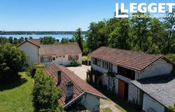 Bourg, Nouvelle-Aquitaine 33710