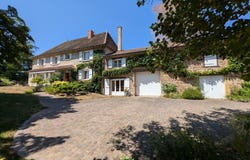 La Clayette, Burgundy 71800
