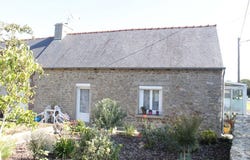 Hénon, Brittany 22150