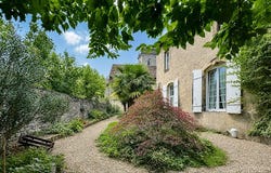 BAUME LES DAMES, Bourgogne-Franche-Comté 25110