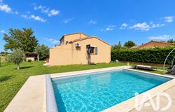 Suze-la-Rousse, Rhône-Alpes 26790