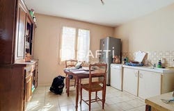 Azay-Le-Brule, Poitou-Charentes 79400