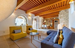 Grignan, Auvergne-Rhône-Alpes 26230