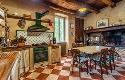 Montcuq, Midi-Pyrénées 46800