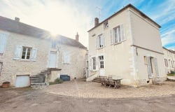 Quenne, Burgundy 89290