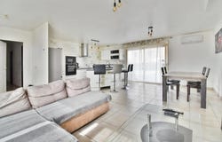 Chateaudun, Centre-Val de Loire 28200