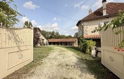 AUBETERRE SUR DRONNE, Poitou-Charentes 16390