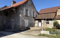 Laives, Burgundy 71240