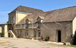 Beaune, Burgundy 21200