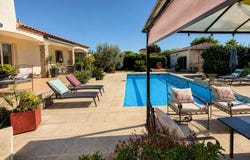 Entre-Vignes, Languedoc-Roussillon 34400