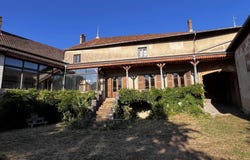 Igé, Burgundy 71960