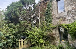 Callac, Brittany 22160