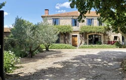 Nîmes, Languedoc-Roussillon 30000